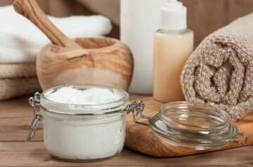 Why Natural Moisturizers Work Better Than Synthetic Ones
